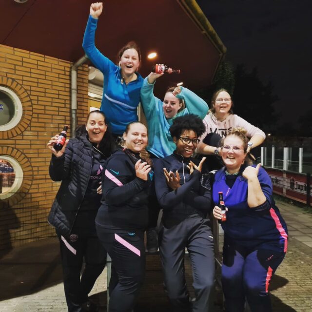 Dames Zaterdag-1 zoeken versterking! 
Ons dames 30+ (vrijdag) en Dames Zondag 1 ook! Wil je hier meer over weten?! DM! 
.

.

.
#dames #damesvoetbal #zaterdag #gezellig #fun #sportief #dbn #samengezelligthuis #dbn22 #denbosch #voetbal #voetballen #voetbaltrainer #meidenvoetbal